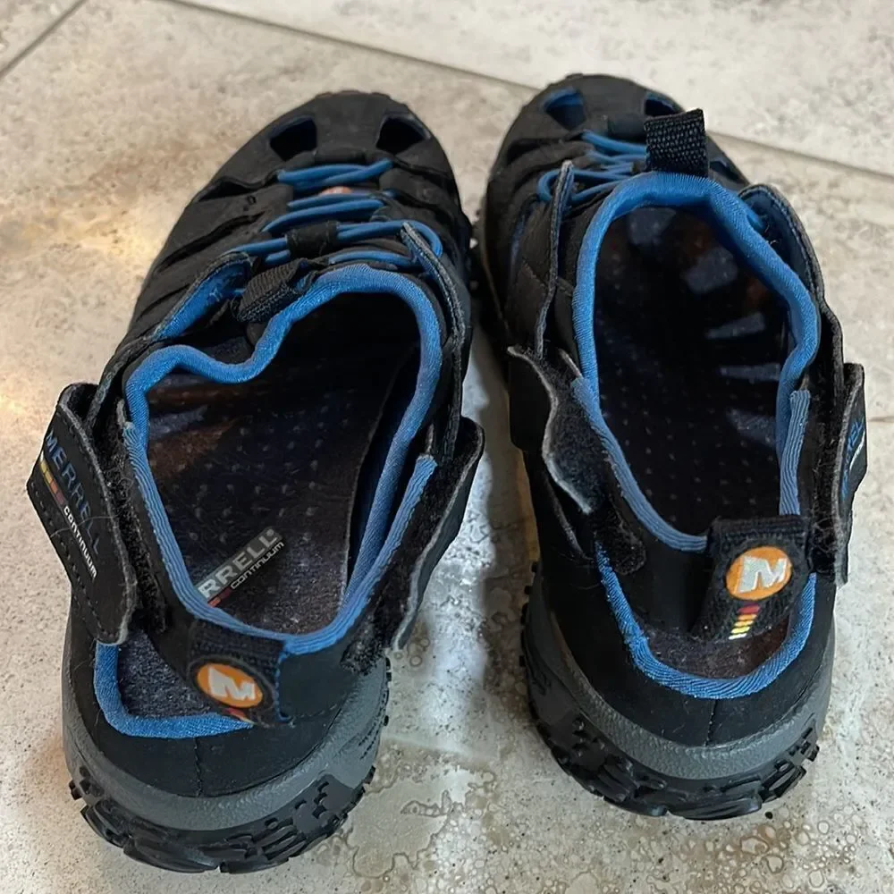 Merrell black/blue vibrant lug sole velcro strap sandals. Youth size 3.5